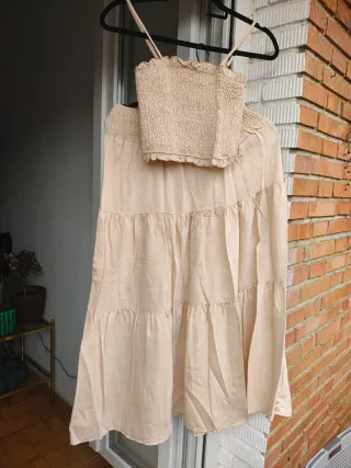 Conjunto top y falda beige