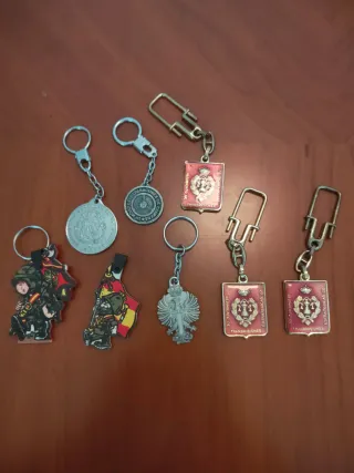 Lote 8 Llaveros Militares Colección