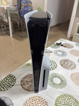 Consola PS5 con 2 mandos y ventilador