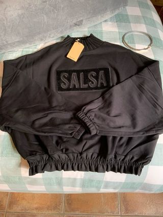Sudadera Salsa Negra Cuello Alto