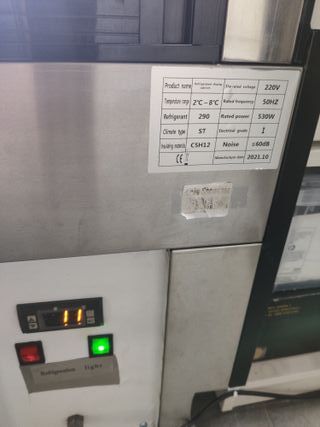 Vitrina expositora pastelería Arsent, seminueva