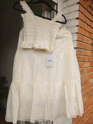 Conjunto Top y Falda color amarillo suave,bordada