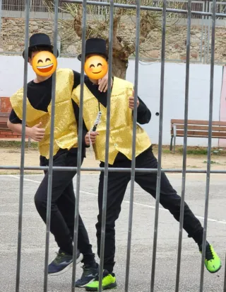 Conjunto Fiesta: Chaleco Lentejuelas, Corbata y So