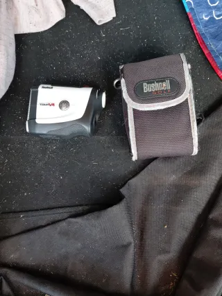 Telémetro Bushnell Tour V4