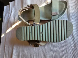 Sandalias Beige y Verde Oliva