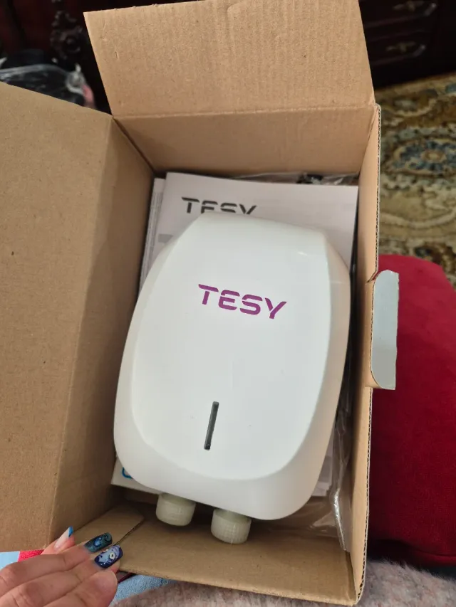 Scaldabagno istantaneo TESY bianco