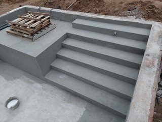 Construcción escalera de Obra Piscina COMUNITARIA