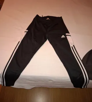 Pantalón Adidas negro y blanco