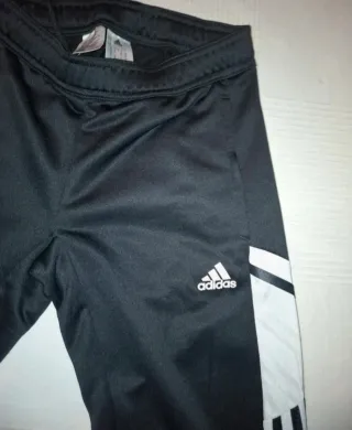 Pantalón Adidas negro y blanco