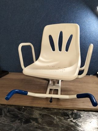 Silla de baño giratoria 360º con reposabrazos