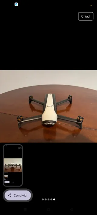 Drone Parrot Bianco e Nero