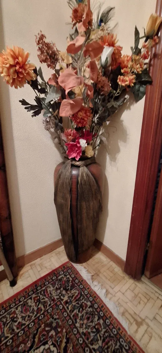 Jarrón alto decorativo de cerámica