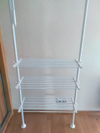 Armario abierto blanco