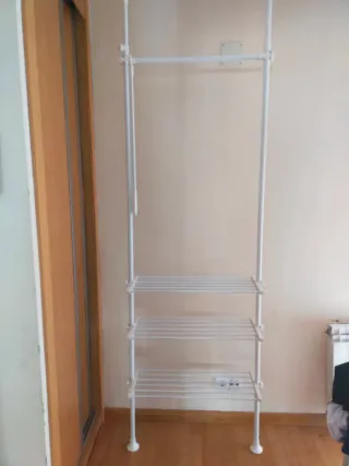 Armario abierto blanco