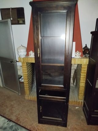 Mueble de salón madera y cristal