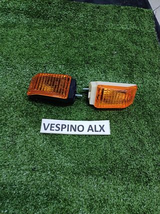 Piloto Intermitente Vespino ALX en blanco y en neg