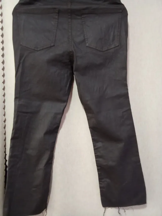 Pantalones verde oscuro de tiro alto