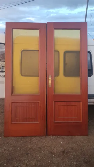 Puertas Dobles Madera con Cristal