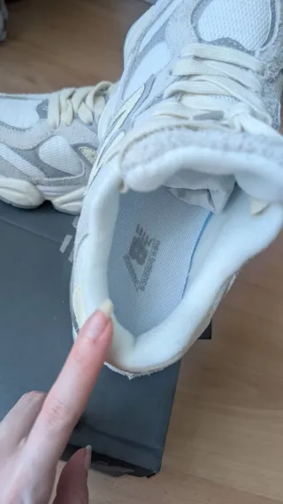 New Balance 9060 Deportiva Beige/Gris