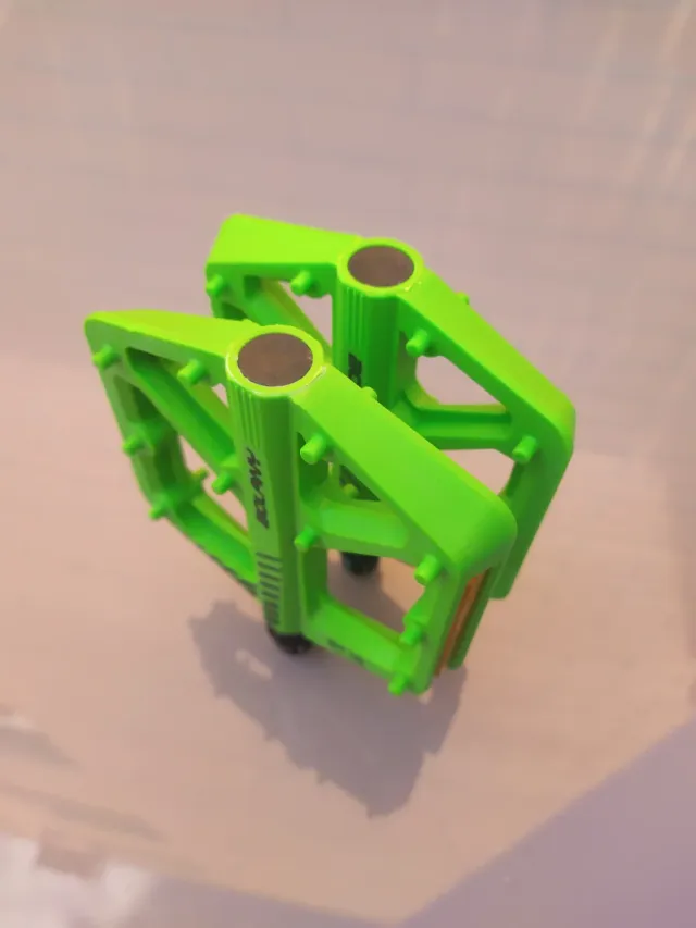 Pedales de plataforma BOLANY BY 1.0 verdes. NUEVOS