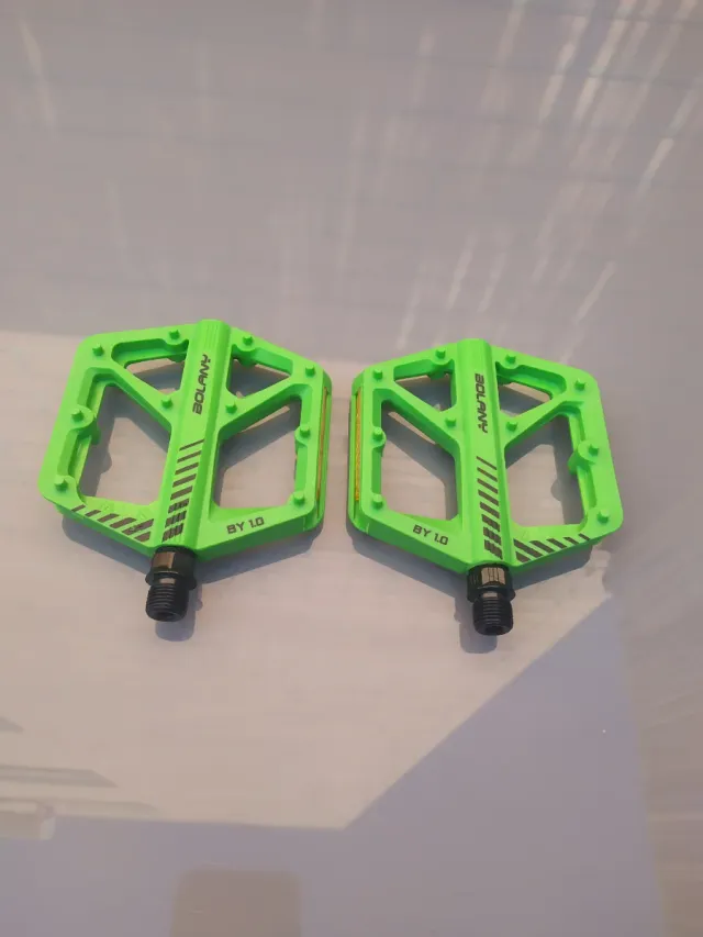 Pedales de plataforma BOLANY BY 1.0 verdes. NUEVOS