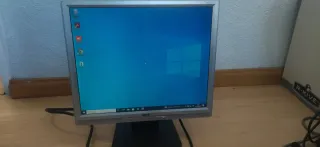 Pantalla HP 1740 Plata