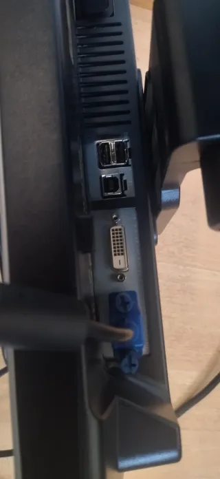 Pantalla HP 1740 Plata