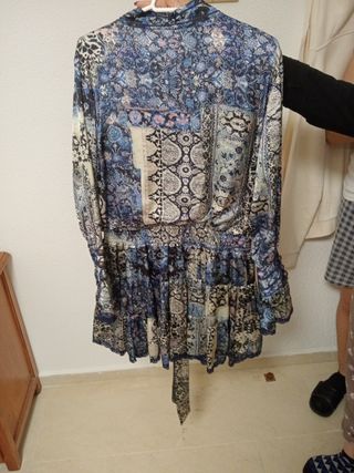 Vestido estampado azul abotonado