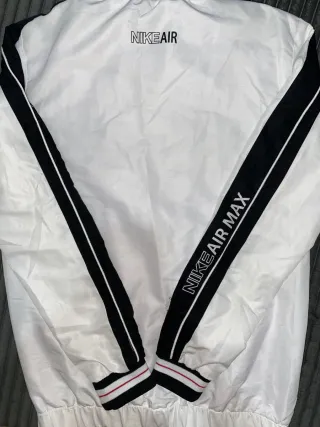 Chaqueta Nike Air Max Blanca y Negra