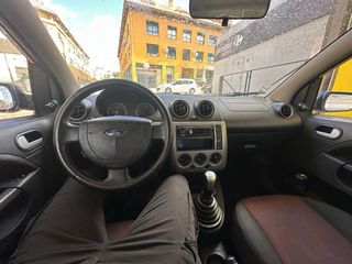 Ford Fiesta 2004