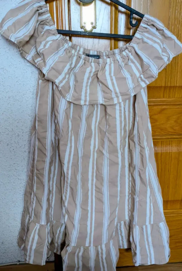 Vestido mini beige y blanco