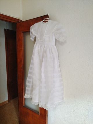 Traje de comunión niña blanco, la marca no la se
