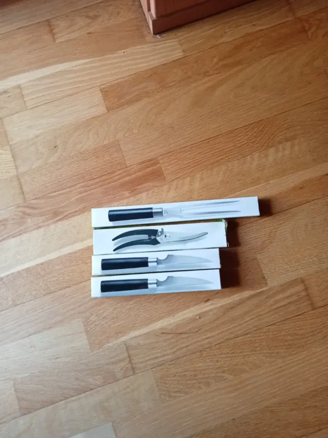 Set de Cuchillos, Trinchador y Tijeras