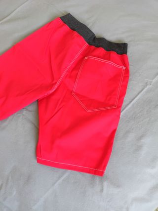 Bermuda S hombre rojo