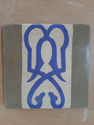 Baldosa hidráulica con motivo celta de 1920