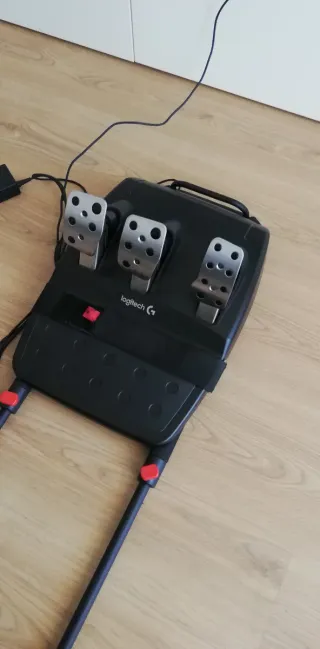 Playseat Challenge + Volante Logitech G29