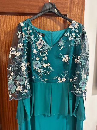 Traje largo boda/madrina verde