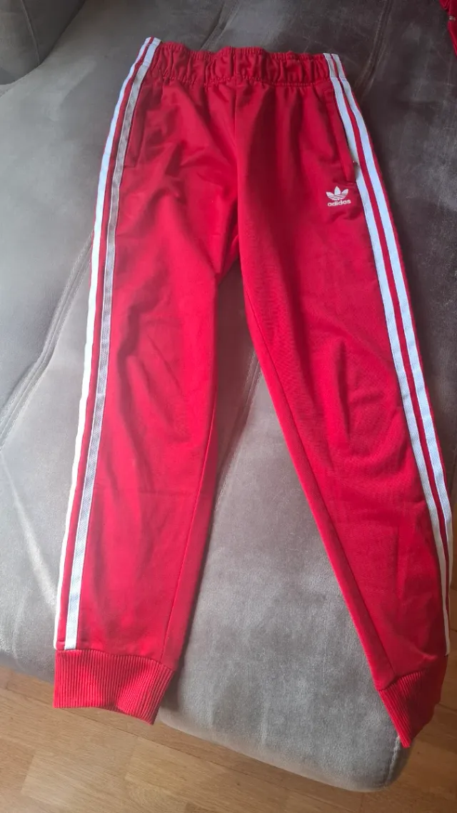 Pantalón deportivo Adidas rojo