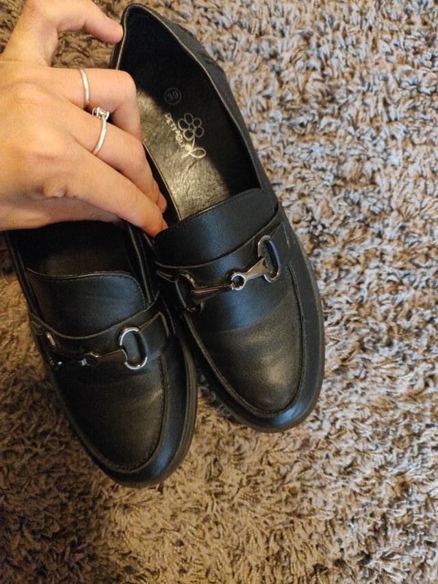 Mocassini neri eleganti