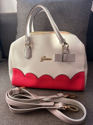 Bolso Guess blanco rosa y plateado 