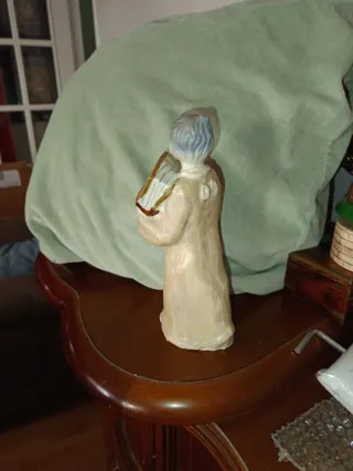 Angelote librero figura decorativa