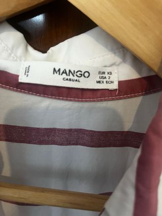 Camisa asimétrica Mango rayas burdeos y blanco