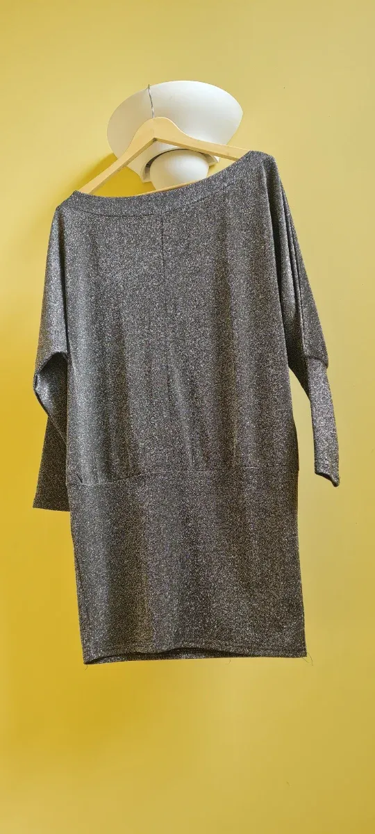 Vestido Auxo manga murciélago plateado