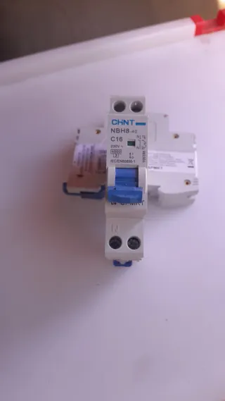 Interruptor Automático CHNT 1P+N 16A