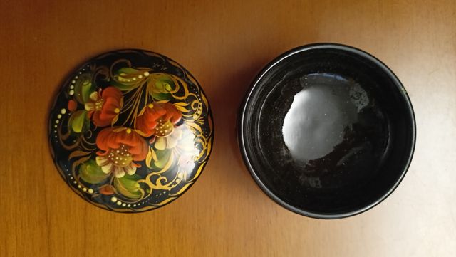 Cajita Rusa Pintada a Mano 1982