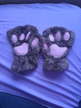 Guantes de pata de gato marrones y rosas