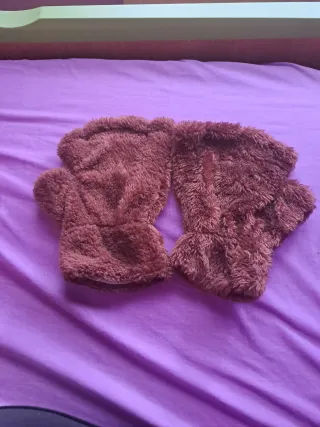 Guantes de pata de gato marrones y rosas