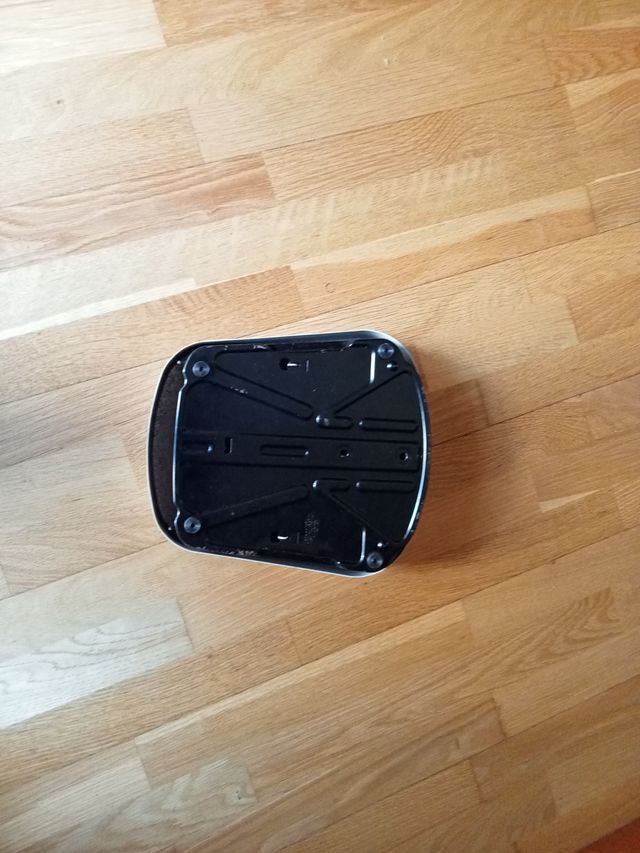 Báscula de suelo roja y blanca