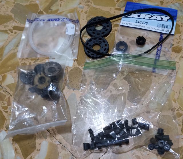 XRAY RX8 2023 Macchina + Telaio NUOVO + Carrozze