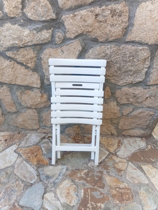 Mesa de jardín plegable blanca